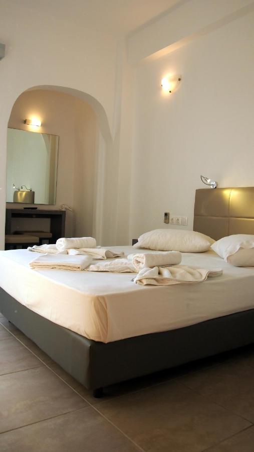 Homer'S Inn Hotel Chora Quarto foto