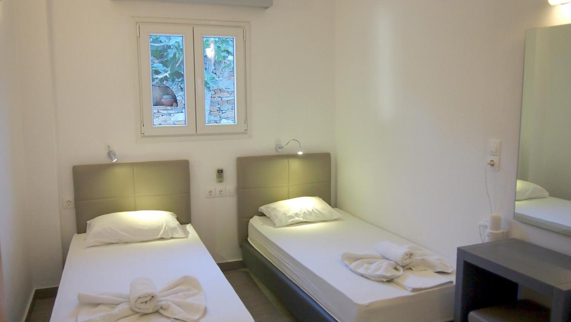 Homer'S Inn Hotel Chora Quarto foto