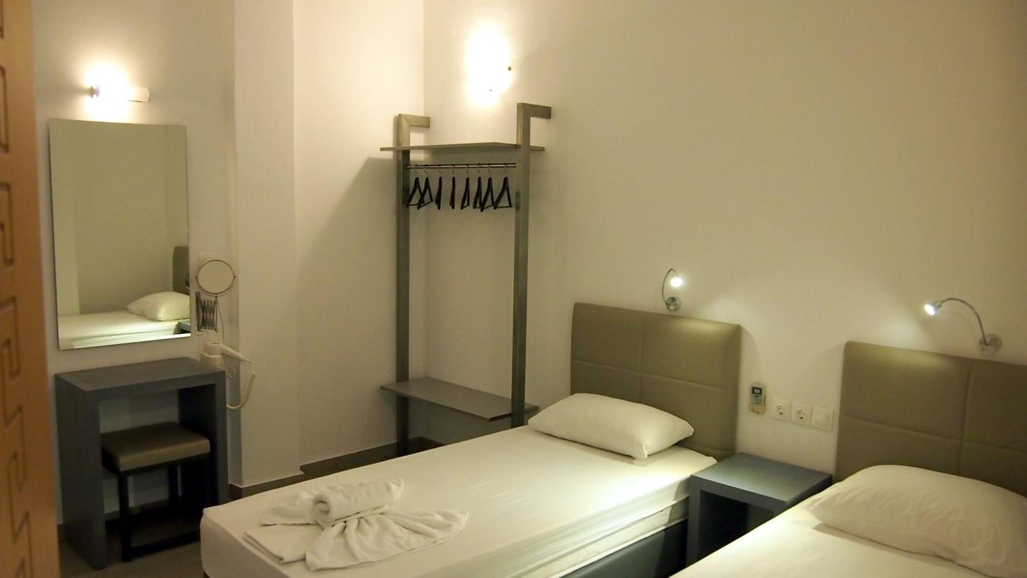 Homer'S Inn Hotel Chora Quarto foto